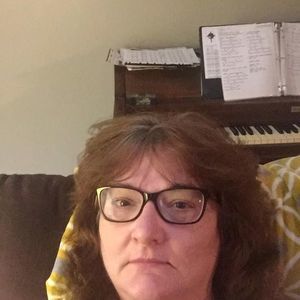 Meet your Posher, Debbie